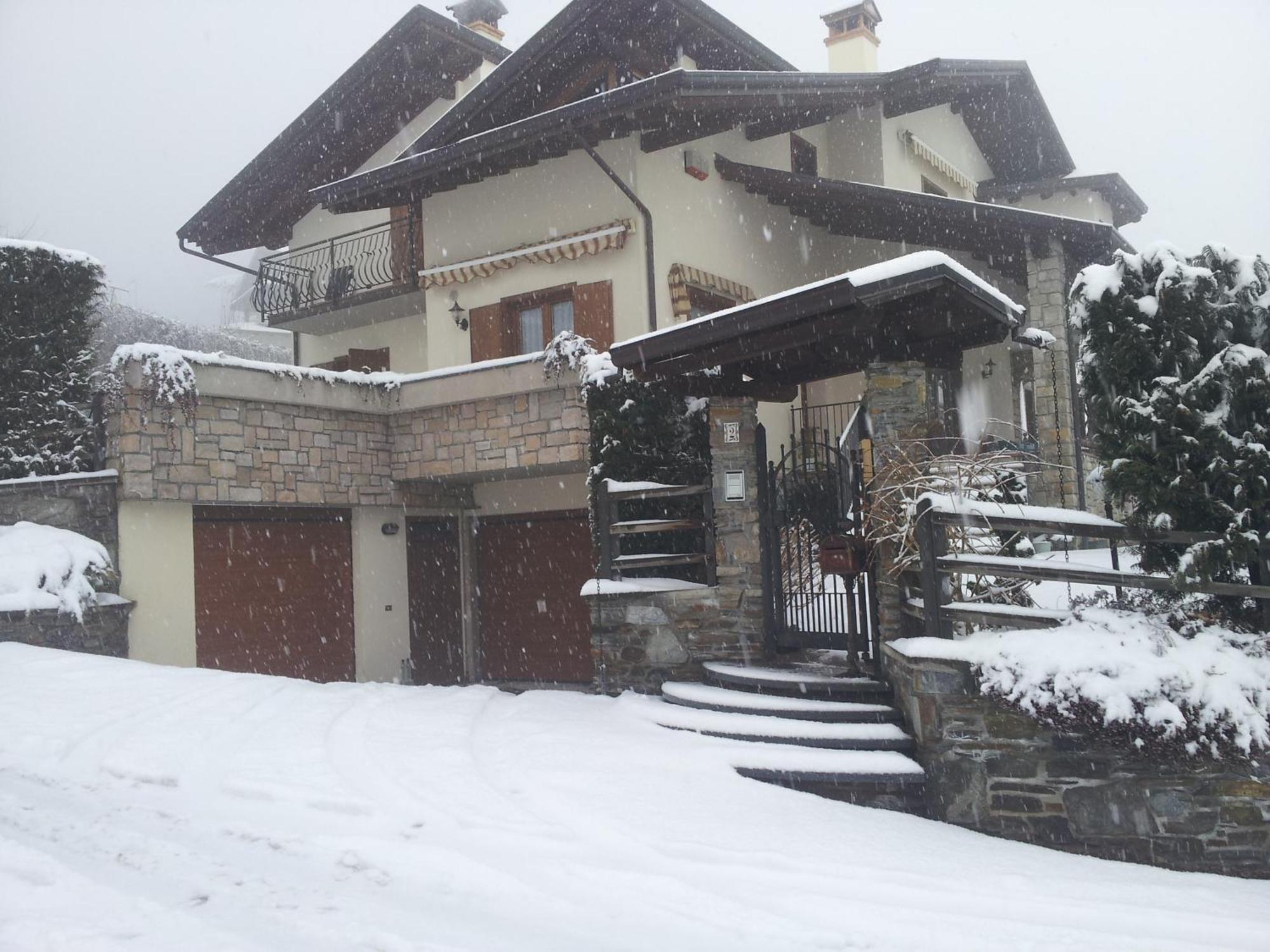 Villetta Nembra Эдоло Экстерьер фото